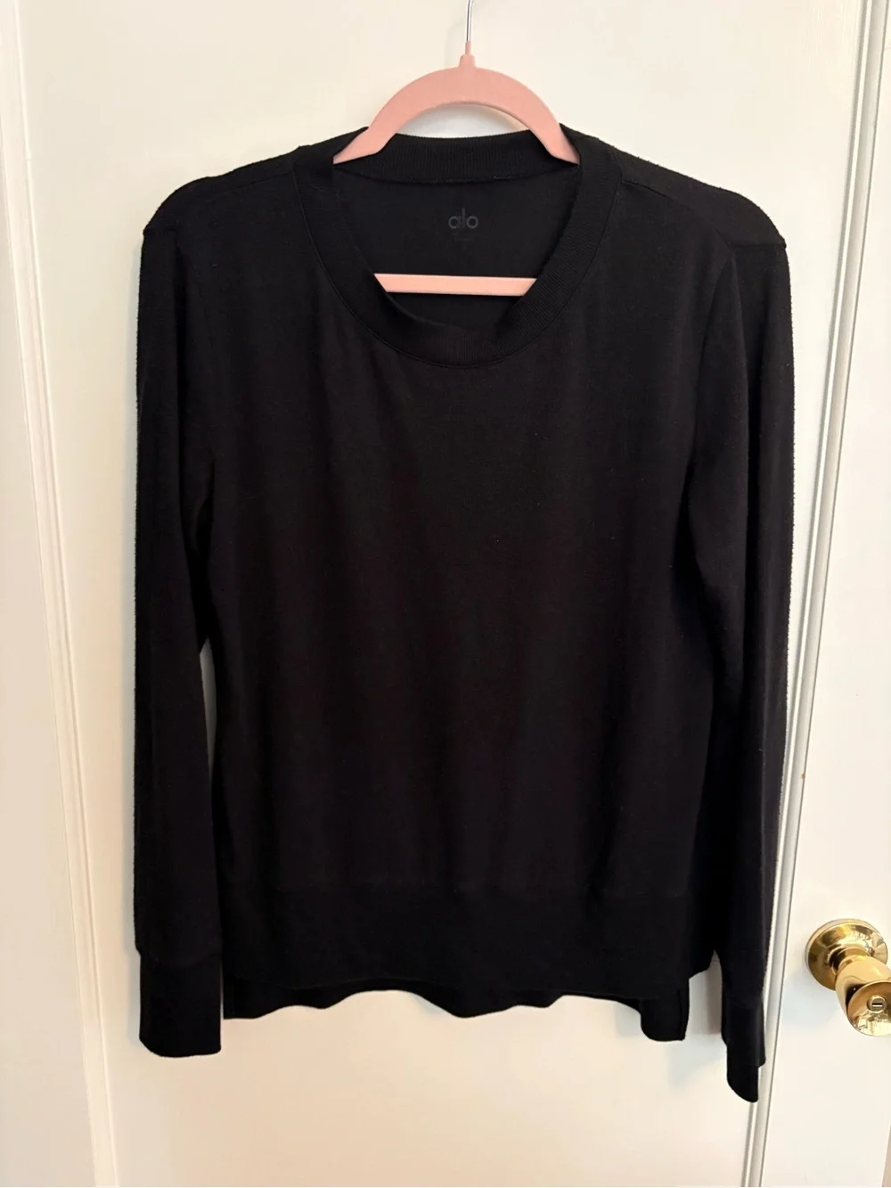 ALO Yoga Black Long Sleeve Crewneck Top